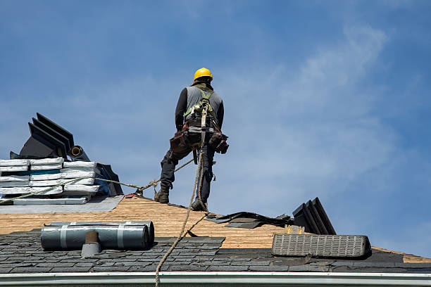 Professional Roof Installation technician working in Oak City, UT